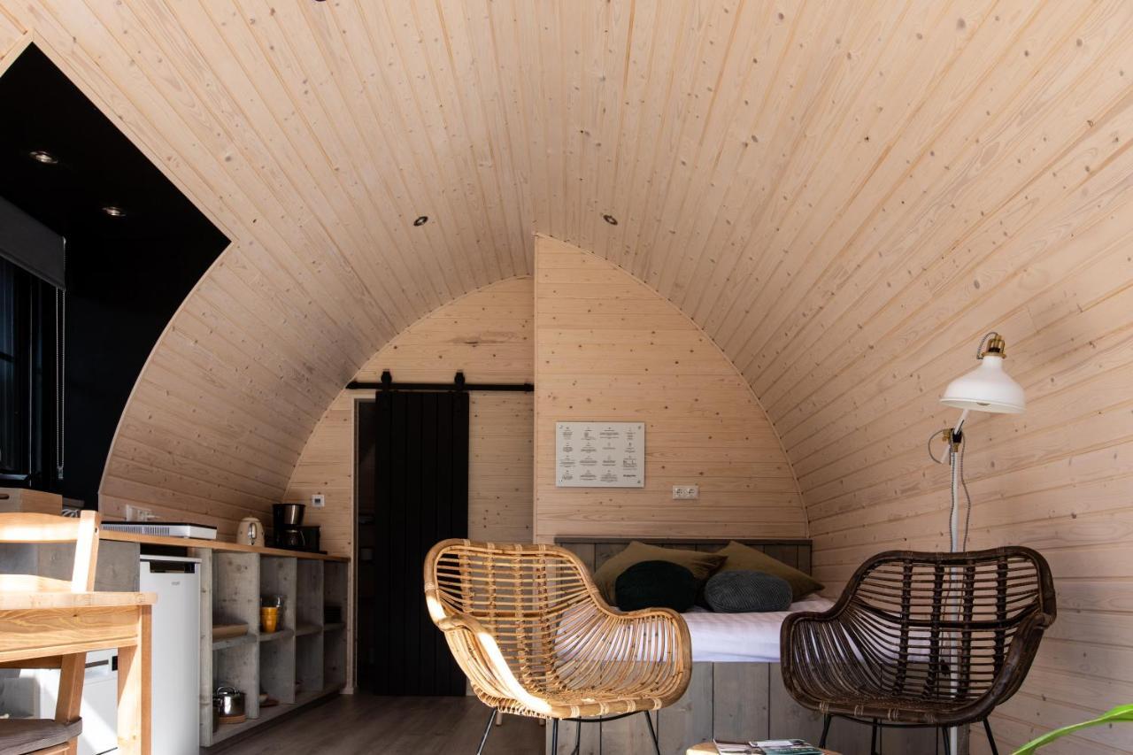 Pod Huisje Met Hottub Dokkum Exterior foto